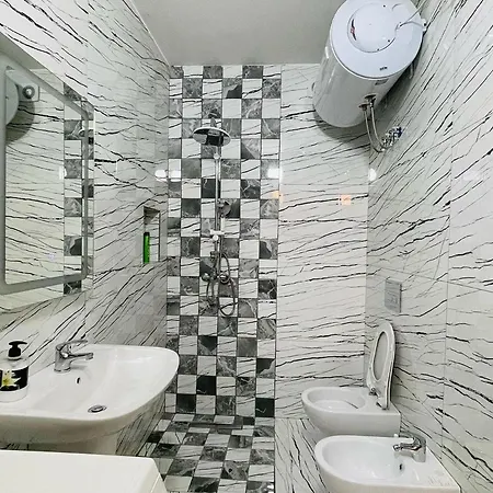 Center 4 * Tirana