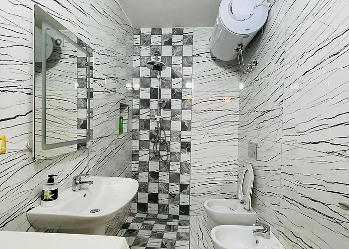 Center 4 * Tirana
